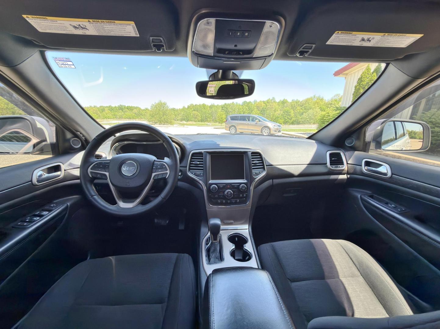 2017 WHITE /Black Jeep Grand Cherokee Laredo 4WD (1C4RJFAG5HC) with an 3.6L V6 engine, Automatic transmission, located at 2990 Old Orchard Rd., Jackson, MO, 63755, 37.354214, -89.612106 - 2017 Jeep Grand Cherokee Laredo 148xxx miles 4 Wheel Drive 3.6L V6 Automatic Navigation Backup Camera Power Driver Seat Heated Seats Heated Steering Wheel Bluetooth Remote Start Cruise Power Windows/Locks/Mirrors We have financing available and we accept trades! Fill out a credit appli - Photo#23