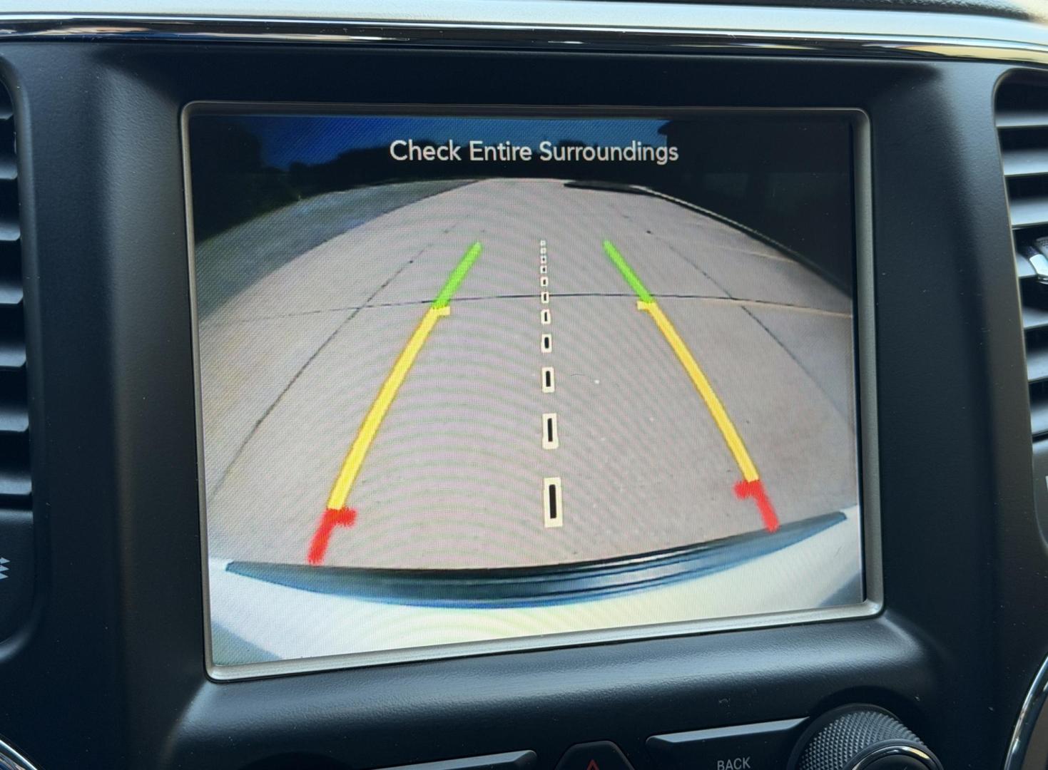 2017 WHITE /Black Jeep Grand Cherokee Laredo 4WD (1C4RJFAG5HC) with an 3.6L V6 engine, Automatic transmission, located at 2990 Old Orchard Rd., Jackson, MO, 63755, 37.354214, -89.612106 - 2017 Jeep Grand Cherokee Laredo 148xxx miles 4 Wheel Drive 3.6L V6 Automatic Navigation Backup Camera Power Driver Seat Heated Seats Heated Steering Wheel Bluetooth Remote Start Cruise Power Windows/Locks/Mirrors We have financing available and we accept trades! Fill out a credit appli - Photo#4