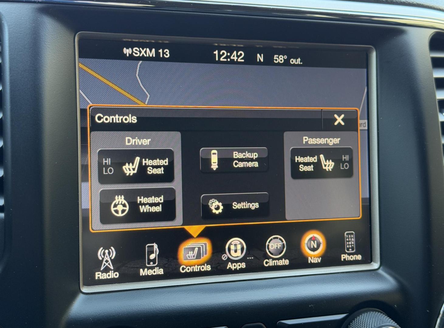 2017 WHITE /Black Jeep Grand Cherokee Laredo 4WD (1C4RJFAG5HC) with an 3.6L V6 engine, Automatic transmission, located at 2990 Old Orchard Rd., Jackson, MO, 63755, 37.354214, -89.612106 - 2017 Jeep Grand Cherokee Laredo 148xxx miles 4 Wheel Drive 3.6L V6 Automatic Navigation Backup Camera Power Driver Seat Heated Seats Heated Steering Wheel Bluetooth Remote Start Cruise Power Windows/Locks/Mirrors We have financing available and we accept trades! Fill out a credit appli - Photo#3