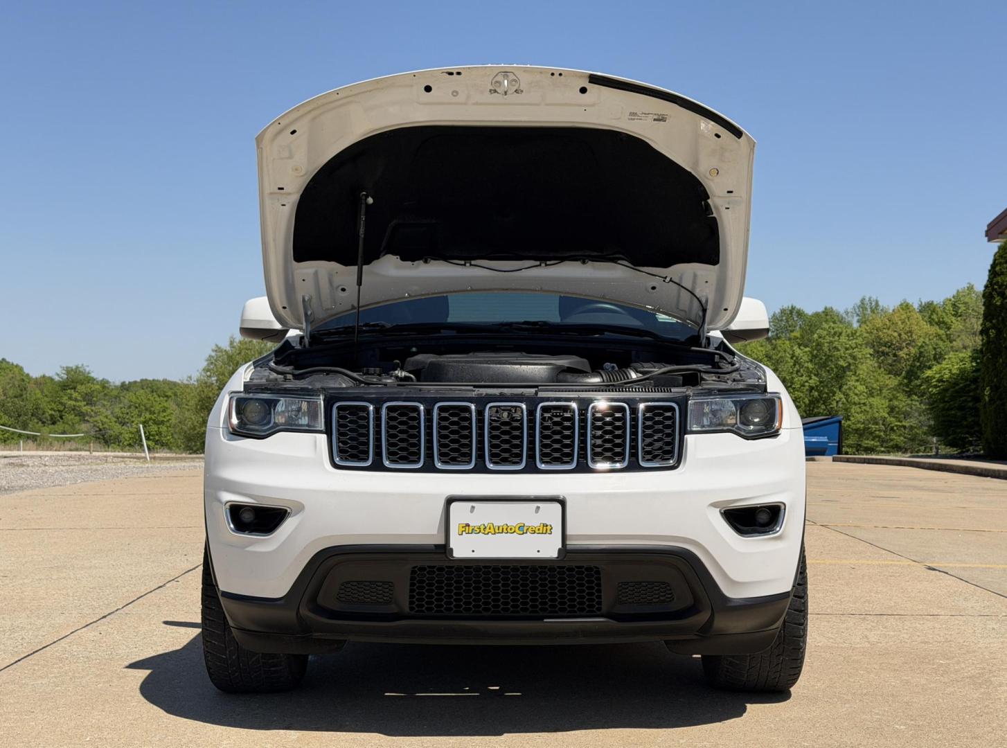 2017 WHITE /Black Jeep Grand Cherokee Laredo 4WD (1C4RJFAG5HC) with an 3.6L V6 engine, Automatic transmission, located at 2990 Old Orchard Rd., Jackson, MO, 63755, 37.354214, -89.612106 - 2017 Jeep Grand Cherokee Laredo 148xxx miles 4 Wheel Drive 3.6L V6 Automatic Navigation Backup Camera Power Driver Seat Heated Seats Heated Steering Wheel Bluetooth Remote Start Cruise Power Windows/Locks/Mirrors We have financing available and we accept trades! Fill out a credit appli - Photo#35