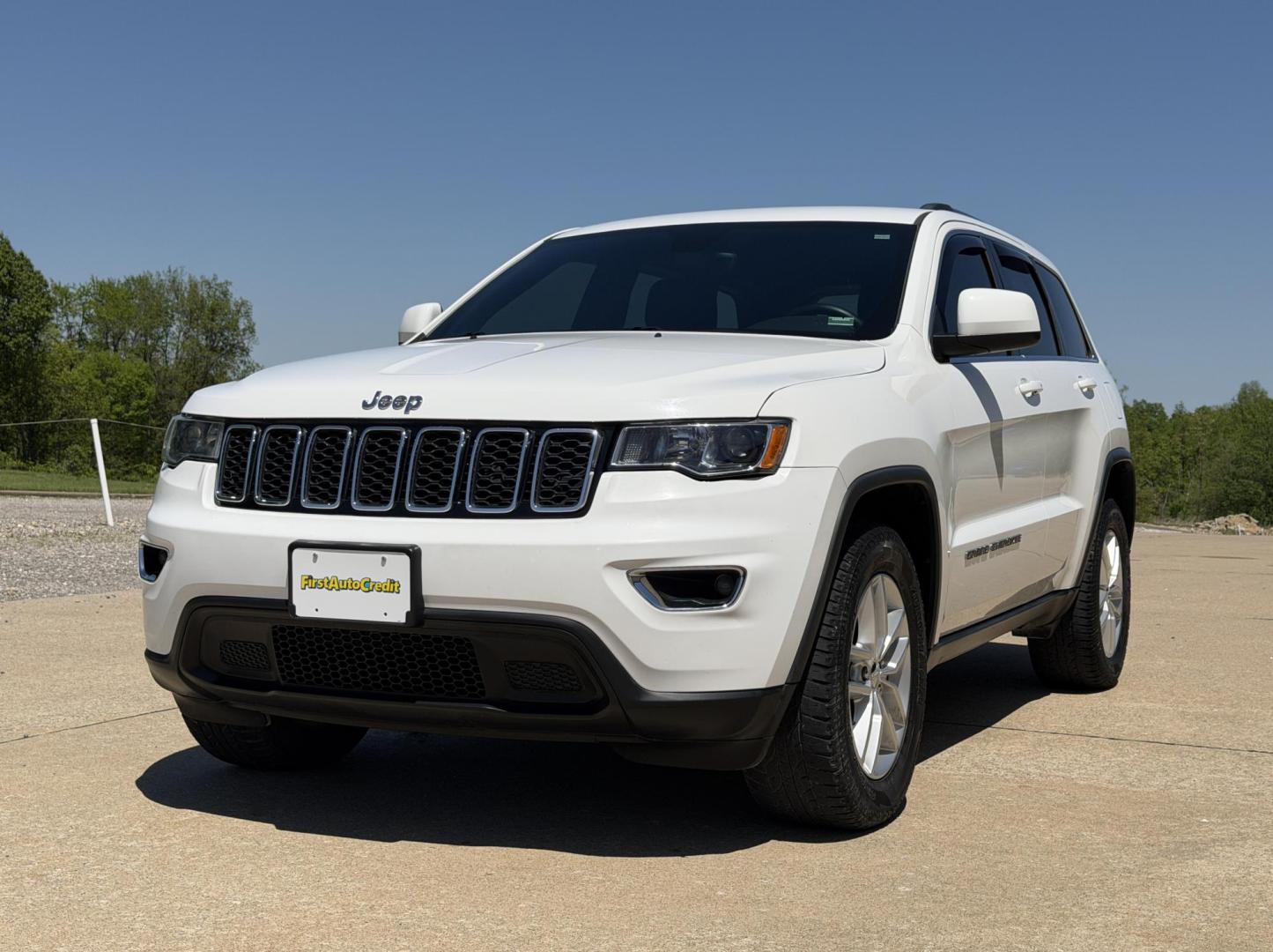 2017 WHITE /Black Jeep Grand Cherokee Laredo 4WD (1C4RJFAG5HC) with an 3.6L V6 engine, Automatic transmission, located at 2990 Old Orchard Rd., Jackson, MO, 63755, 37.354214, -89.612106 - 2017 Jeep Grand Cherokee Laredo 148xxx miles 4 Wheel Drive 3.6L V6 Automatic Navigation Backup Camera Power Driver Seat Heated Seats Heated Steering Wheel Bluetooth Remote Start Cruise Power Windows/Locks/Mirrors We have financing available and we accept trades! Fill out a credit appli - Photo#7