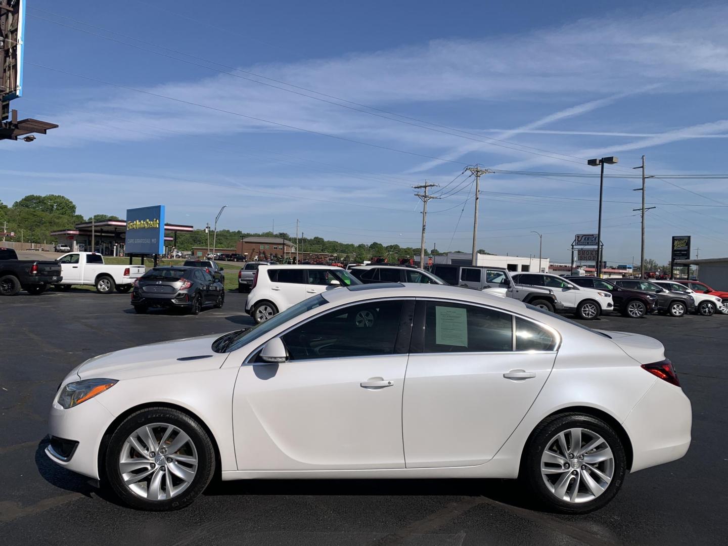2016 WHITE /TAN Buick Regal Turbo FWD (2G4GK5EXXG9) with an 2.0L L4 DOHC 16V TURBO engine, Automatic transmission, located at 506 S. Kingshighway, Cape Girardeau, MO, 63703, (573) 235-5000, 37.294991, -89.553635 - 2016 Buick Regal Turbo FWD 100,xxx miles One Owner Heated Leather Seats Sunroof Cruise Bluetooth Remote Start Backup Camera Front wheel drive We have financing available and we accept trades! Fill out a credit application on our website or come by today! If you have any questions, give - Photo#4
