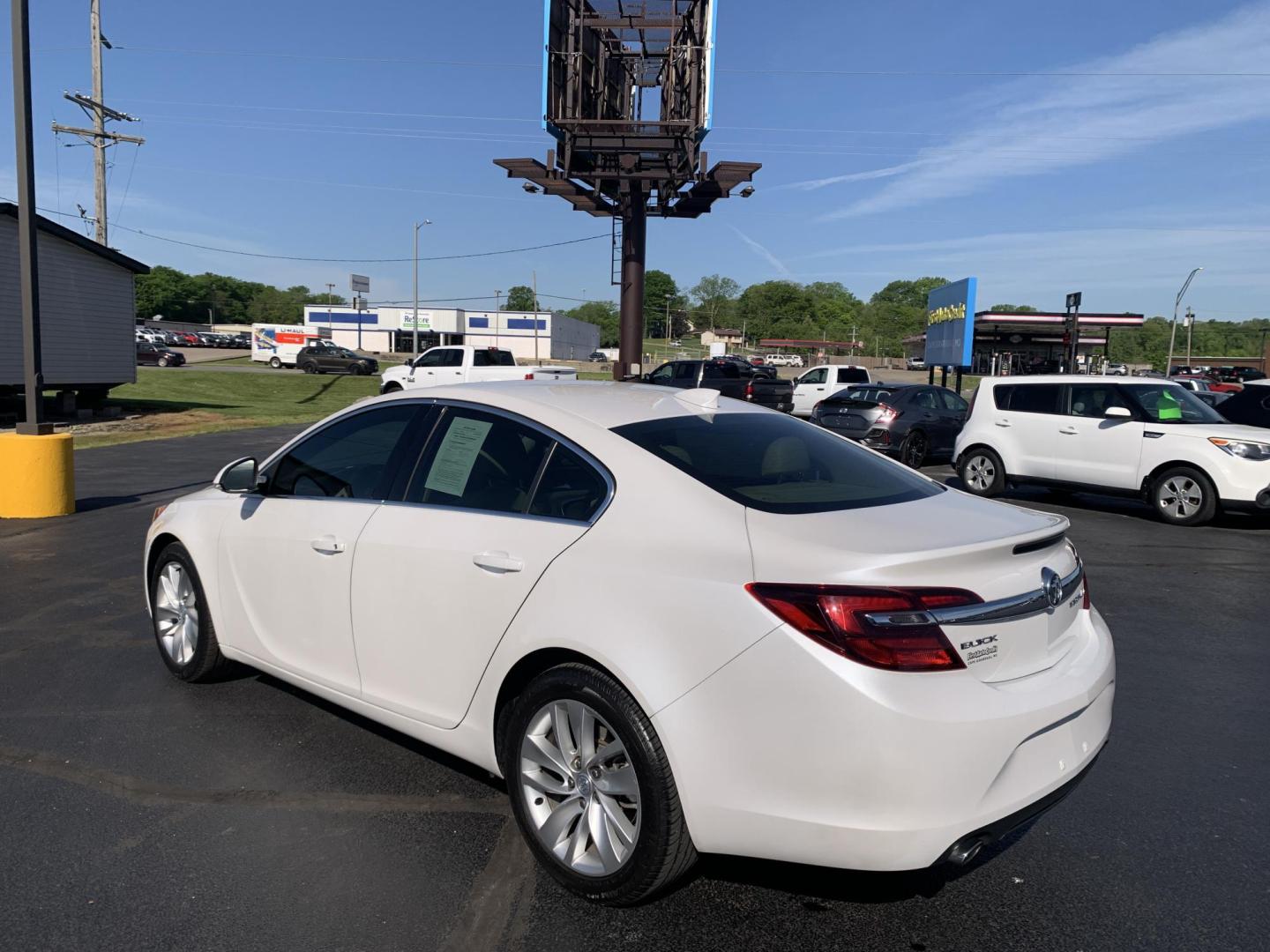 2016 WHITE /TAN Buick Regal Turbo FWD (2G4GK5EXXG9) with an 2.0L L4 DOHC 16V TURBO engine, Automatic transmission, located at 506 S. Kingshighway, Cape Girardeau, MO, 63703, (573) 235-5000, 37.294991, -89.553635 - 2016 Buick Regal Turbo FWD 100,xxx miles One Owner Heated Leather Seats Sunroof Cruise Bluetooth Remote Start Backup Camera Front wheel drive We have financing available and we accept trades! Fill out a credit application on our website or come by today! If you have any questions, give - Photo#5