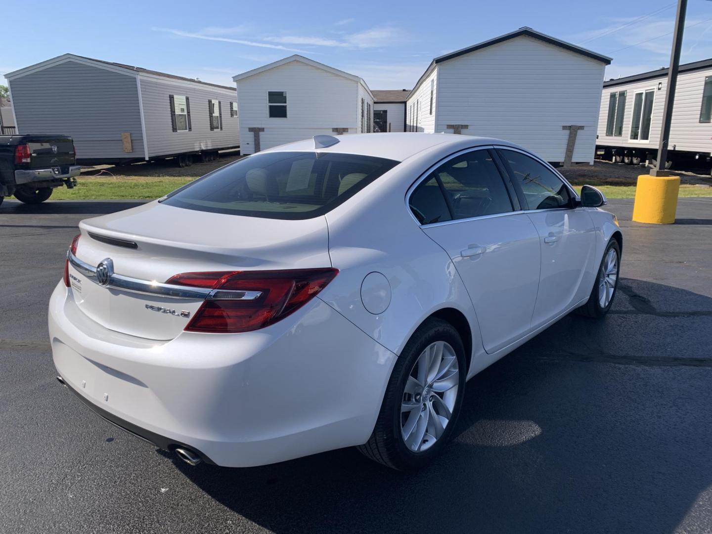 2016 WHITE /TAN Buick Regal Turbo FWD (2G4GK5EXXG9) with an 2.0L L4 DOHC 16V TURBO engine, Automatic transmission, located at 506 S. Kingshighway, Cape Girardeau, MO, 63703, (573) 235-5000, 37.294991, -89.553635 - 2016 Buick Regal Turbo FWD 100,xxx miles One Owner Heated Leather Seats Sunroof Cruise Bluetooth Remote Start Backup Camera Front wheel drive We have financing available and we accept trades! Fill out a credit application on our website or come by today! If you have any questions, give - Photo#8