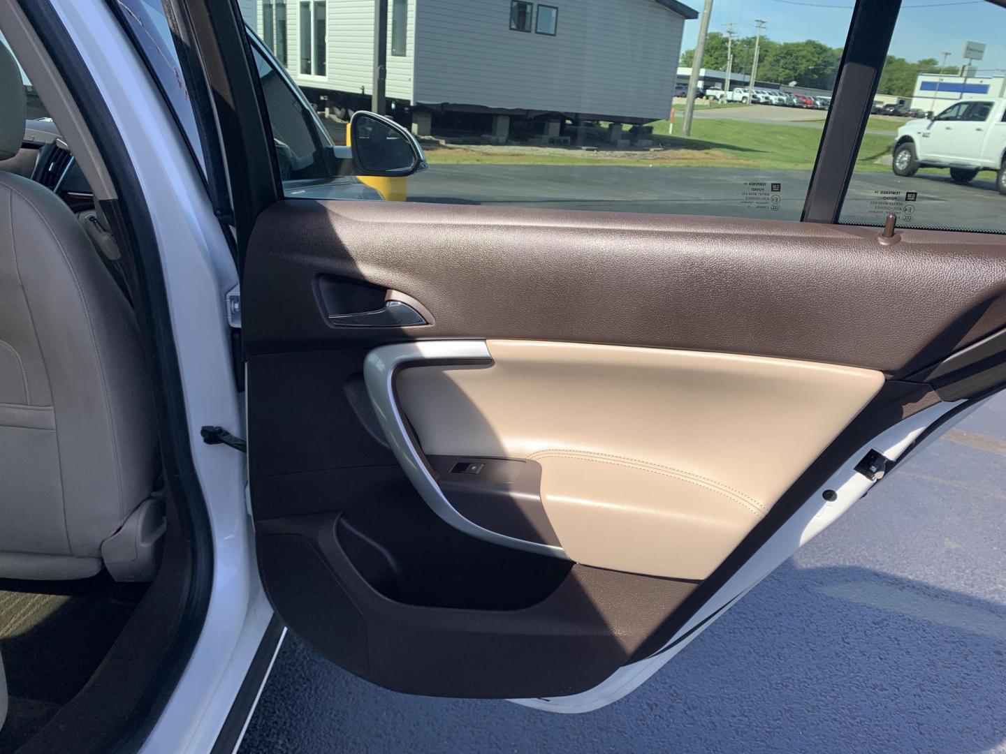 2016 WHITE /TAN Buick Regal Turbo FWD (2G4GK5EXXG9) with an 2.0L L4 DOHC 16V TURBO engine, Automatic transmission, located at 506 S. Kingshighway, Cape Girardeau, MO, 63703, (573) 235-5000, 37.294991, -89.553635 - 2016 Buick Regal Turbo FWD 100,xxx miles One Owner Heated Leather Seats Sunroof Cruise Bluetooth Remote Start Backup Camera Front wheel drive We have financing available and we accept trades! Fill out a credit application on our website or come by today! If you have any questions, give - Photo#12