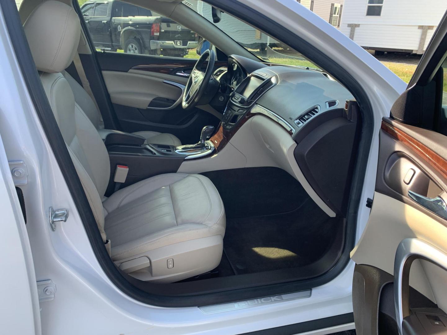 2016 WHITE /TAN Buick Regal Turbo FWD (2G4GK5EXXG9) with an 2.0L L4 DOHC 16V TURBO engine, Automatic transmission, located at 506 S. Kingshighway, Cape Girardeau, MO, 63703, (573) 235-5000, 37.294991, -89.553635 - 2016 Buick Regal Turbo FWD 100,xxx miles One Owner Heated Leather Seats Sunroof Cruise Bluetooth Remote Start Backup Camera Front wheel drive We have financing available and we accept trades! Fill out a credit application on our website or come by today! If you have any questions, give - Photo#11