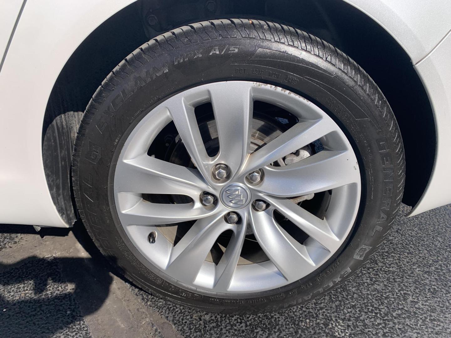 2016 WHITE /TAN Buick Regal Turbo FWD (2G4GK5EXXG9) with an 2.0L L4 DOHC 16V TURBO engine, Automatic transmission, located at 506 S. Kingshighway, Cape Girardeau, MO, 63703, (573) 235-5000, 37.294991, -89.553635 - 2016 Buick Regal Turbo FWD 100,xxx miles One Owner Heated Leather Seats Sunroof Cruise Bluetooth Remote Start Backup Camera Front wheel drive We have financing available and we accept trades! Fill out a credit application on our website or come by today! If you have any questions, give - Photo#32