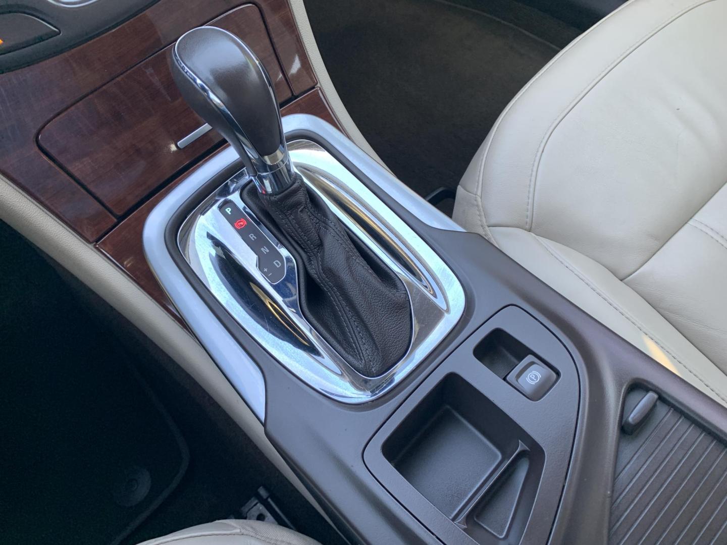 2016 WHITE /TAN Buick Regal Turbo FWD (2G4GK5EXXG9) with an 2.0L L4 DOHC 16V TURBO engine, Automatic transmission, located at 506 S. Kingshighway, Cape Girardeau, MO, 63703, (573) 235-5000, 37.294991, -89.553635 - 2016 Buick Regal Turbo FWD 100,xxx miles One Owner Heated Leather Seats Sunroof Cruise Bluetooth Remote Start Backup Camera Front wheel drive We have financing available and we accept trades! Fill out a credit application on our website or come by today! If you have any questions, give - Photo#28