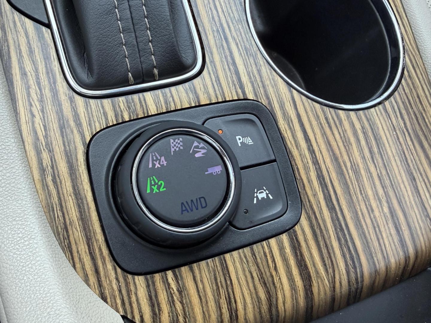 2019 WHITE /Tan GMC Acadia Denali AWD (1GKKNXLSXKZ) with an 3.6L V6 engine, Automatic transmission, located at 2990 Old Orchard Rd., Jackson, MO, 63755, 37.354214, -89.612106 - 2019 GMC Acadia Denali 116xxx miles All Whee Drive 3.6L V6 Automatic Leather 3rd Row Rear Entertainment Navigation Power/Heated/Cooled Seats Heated Rear Seats Heated Steering Wheel Backup Camera Sunroof Bluetooth Remote Start Cruise Power Windows/Locks/Mirrors We have financing ava - Photo#2