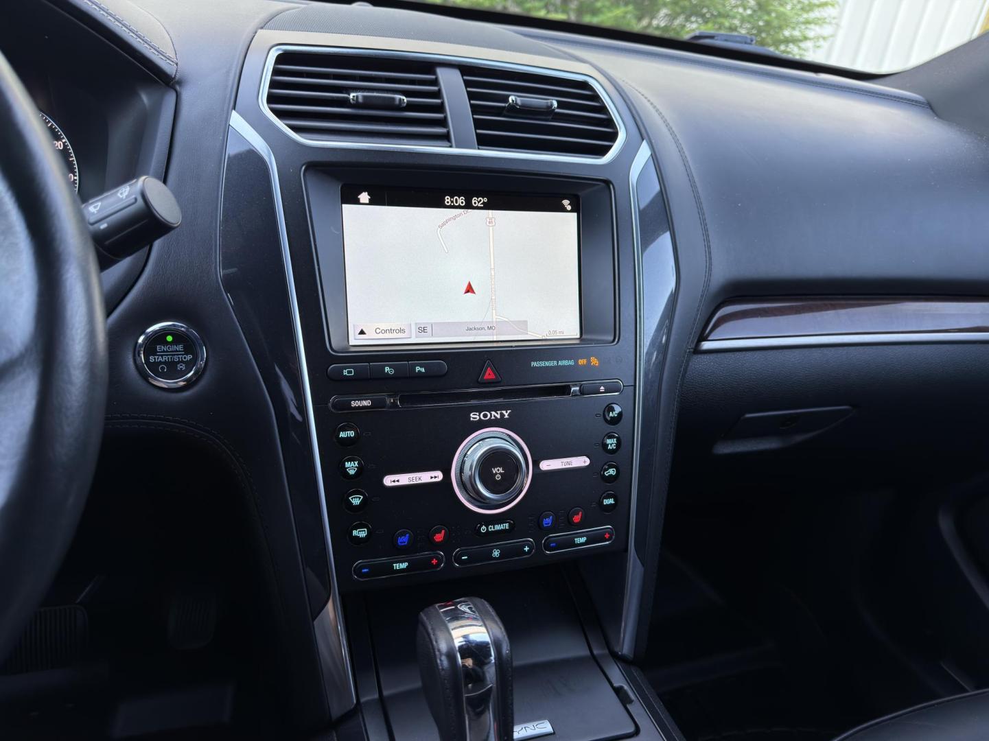 2018 WHITE /Black Ford Explorer Platinum 4WD (1FM5K8HT1JG) with an 3.5L V6 engine, Automatic transmission, located at 2990 Old Orchard Rd., Jackson, MO, 63755, 37.354214, -89.612106 - 2018 Ford Explorer Platinum 110xxx miles 4 Wheel Drive 3.5L V6 Automatic Leather 3rd Row Navigation Power/Heated/Cooled Seats Heated Rear Seats Heated Steering Wheel Backup Camera Sunroof Bluetooth Remote Start Cruise Power Windows/Locks/Mirrors We have financing available and we ac - Photo#34