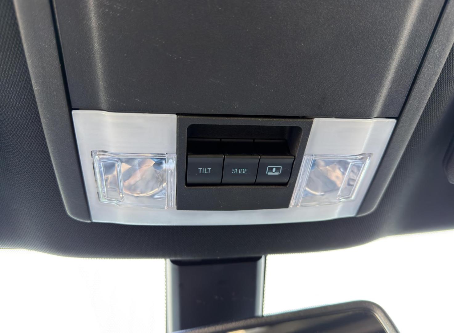 2018 WHITE /Black Ford Explorer Platinum 4WD (1FM5K8HT1JG) with an 3.5L V6 engine, Automatic transmission, located at 2990 Old Orchard Rd., Jackson, MO, 63755, 37.354214, -89.612106 - 2018 Ford Explorer Platinum 110xxx miles 4 Wheel Drive 3.5L V6 Automatic Leather 3rd Row Navigation Power/Heated/Cooled Seats Heated Rear Seats Heated Steering Wheel Backup Camera Sunroof Bluetooth Remote Start Cruise Power Windows/Locks/Mirrors We have financing available and we ac - Photo#40