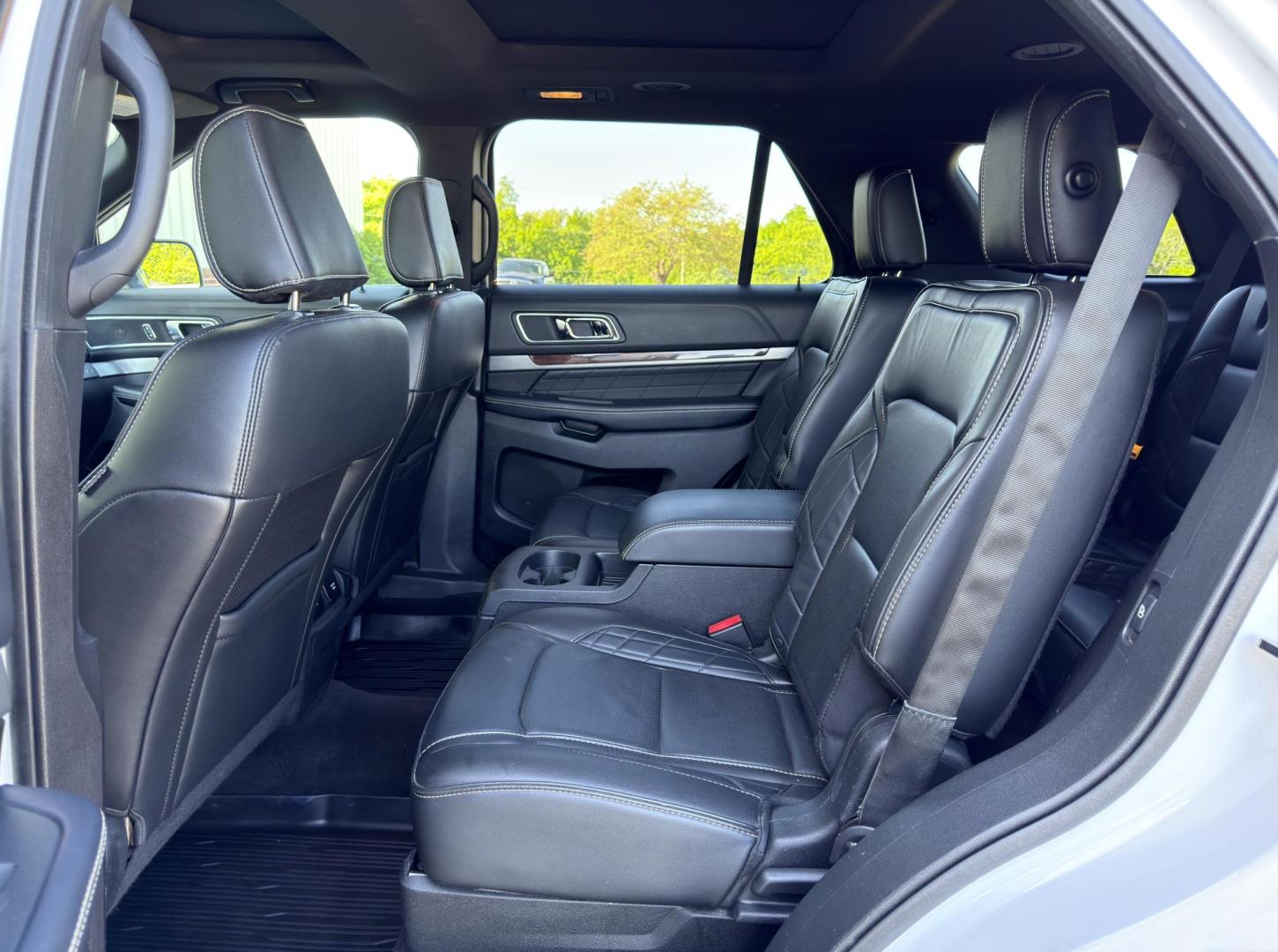 2018 WHITE /Black Ford Explorer Platinum 4WD (1FM5K8HT1JG) with an 3.5L V6 engine, Automatic transmission, located at 2990 Old Orchard Rd., Jackson, MO, 63755, 37.354214, -89.612106 - 2018 Ford Explorer Platinum 110xxx miles 4 Wheel Drive 3.5L V6 Automatic Leather 3rd Row Navigation Power/Heated/Cooled Seats Heated Rear Seats Heated Steering Wheel Backup Camera Sunroof Bluetooth Remote Start Cruise Power Windows/Locks/Mirrors We have financing available and we ac - Photo#21