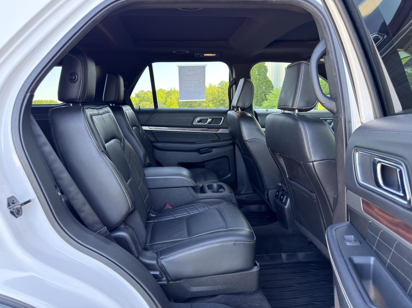 2018 WHITE /Black Ford Explorer Platinum 4WD (1FM5K8HT1JG) with an 3.5L V6 engine, Automatic transmission, located at 2990 Old Orchard Rd., Jackson, MO, 63755, 37.354214, -89.612106 - 2018 Ford Explorer Platinum 110xxx miles 4 Wheel Drive 3.5L V6 Automatic Leather 3rd Row Navigation Power/Heated/Cooled Seats Heated Rear Seats Heated Steering Wheel Backup Camera Sunroof Bluetooth Remote Start Cruise Power Windows/Locks/Mirrors We have financing available and we ac - Photo#22