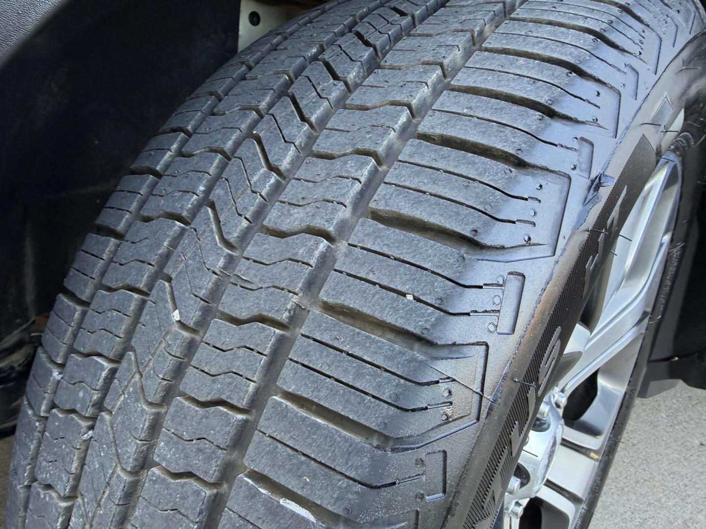 2018 WHITE /Black Ford Explorer Platinum 4WD (1FM5K8HT1JG) with an 3.5L V6 engine, Automatic transmission, located at 2990 Old Orchard Rd., Jackson, MO, 63755, 37.354214, -89.612106 - 2018 Ford Explorer Platinum 110xxx miles 4 Wheel Drive 3.5L V6 Automatic Leather 3rd Row Navigation Power/Heated/Cooled Seats Heated Rear Seats Heated Steering Wheel Backup Camera Sunroof Bluetooth Remote Start Cruise Power Windows/Locks/Mirrors We have financing available and we ac - Photo#45