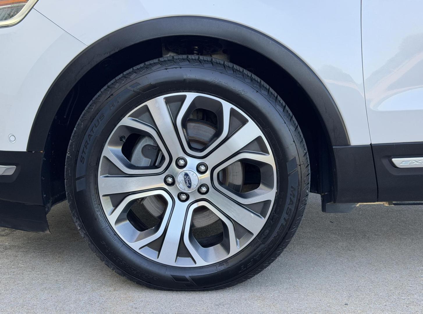 2018 WHITE /Black Ford Explorer Platinum 4WD (1FM5K8HT1JG) with an 3.5L V6 engine, Automatic transmission, located at 2990 Old Orchard Rd., Jackson, MO, 63755, 37.354214, -89.612106 - 2018 Ford Explorer Platinum 110xxx miles 4 Wheel Drive 3.5L V6 Automatic Leather 3rd Row Navigation Power/Heated/Cooled Seats Heated Rear Seats Heated Steering Wheel Backup Camera Sunroof Bluetooth Remote Start Cruise Power Windows/Locks/Mirrors We have financing available and we ac - Photo#46