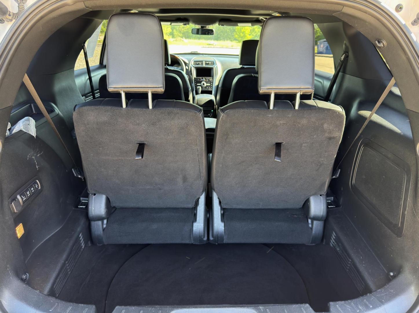 2018 WHITE /Black Ford Explorer Platinum 4WD (1FM5K8HT1JG) with an 3.5L V6 engine, Automatic transmission, located at 2990 Old Orchard Rd., Jackson, MO, 63755, 37.354214, -89.612106 - 2018 Ford Explorer Platinum 110xxx miles 4 Wheel Drive 3.5L V6 Automatic Leather 3rd Row Navigation Power/Heated/Cooled Seats Heated Rear Seats Heated Steering Wheel Backup Camera Sunroof Bluetooth Remote Start Cruise Power Windows/Locks/Mirrors We have financing available and we ac - Photo#25