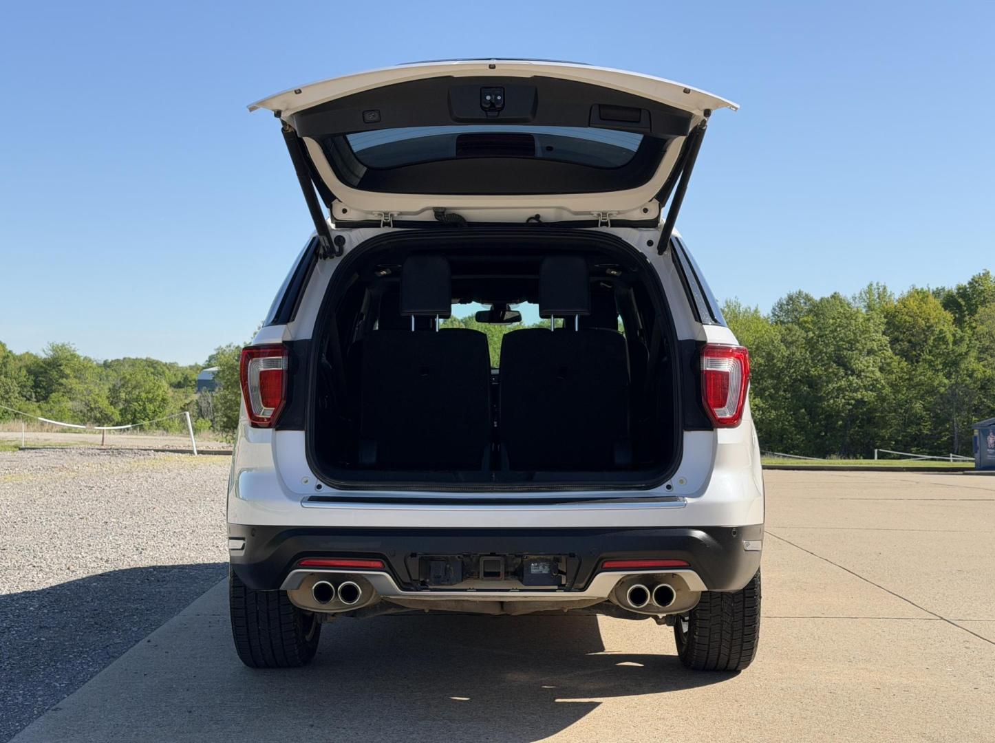 2018 WHITE /Black Ford Explorer Platinum 4WD (1FM5K8HT1JG) with an 3.5L V6 engine, Automatic transmission, located at 2990 Old Orchard Rd., Jackson, MO, 63755, 37.354214, -89.612106 - 2018 Ford Explorer Platinum 110xxx miles 4 Wheel Drive 3.5L V6 Automatic Leather 3rd Row Navigation Power/Heated/Cooled Seats Heated Rear Seats Heated Steering Wheel Backup Camera Sunroof Bluetooth Remote Start Cruise Power Windows/Locks/Mirrors We have financing available and we ac - Photo#24