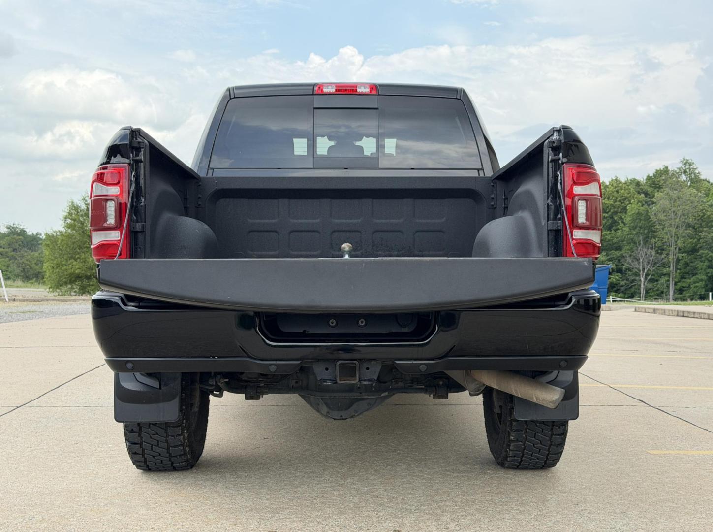 2019 BLACK /Gray RAM 2500 Big Horn Crew Cab 4WD (3C6UR5DJ2KG) with an 6.4L V8 engine, Automatic transmission, located at 2990 Old Orchard Rd., Jackson, MO, 63755, 37.354214, -89.612106 - 2019 Ram 2500HD Big Horn 65xxx miles 4x4 6.4L V8 Automatic Backup Camera Power Driver Seat Heated Seats Heated Steering Wheel Bluetooth Remote Start Cruise Power Windows/Locks/Mirrors We have financing available and we accept trades! Fill out a credit application on our website or come - Photo#20