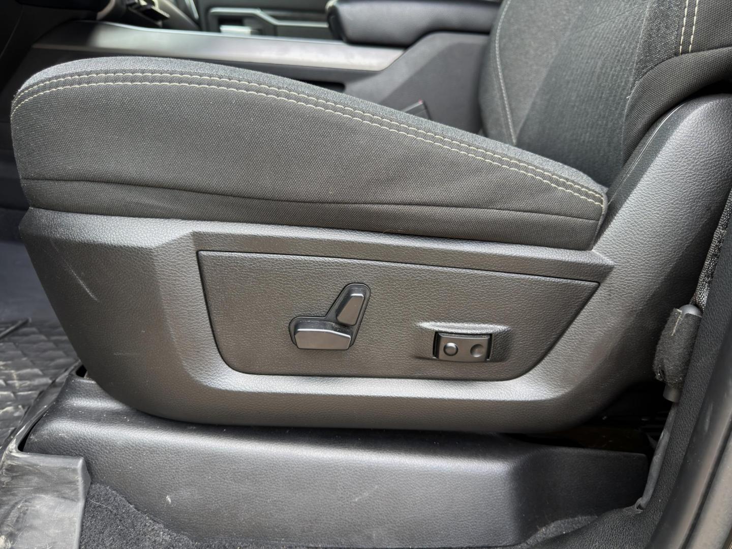 2019 BLACK /Gray RAM 2500 Big Horn Crew Cab 4WD (3C6UR5DJ2KG) with an 6.4L V8 engine, Automatic transmission, located at 2990 Old Orchard Rd., Jackson, MO, 63755, 37.354214, -89.612106 - 2019 Ram 2500HD Big Horn 65xxx miles 4x4 6.4L V8 Automatic Backup Camera Power Driver Seat Heated Seats Heated Steering Wheel Bluetooth Remote Start Cruise Power Windows/Locks/Mirrors We have financing available and we accept trades! Fill out a credit application on our website or come - Photo#5