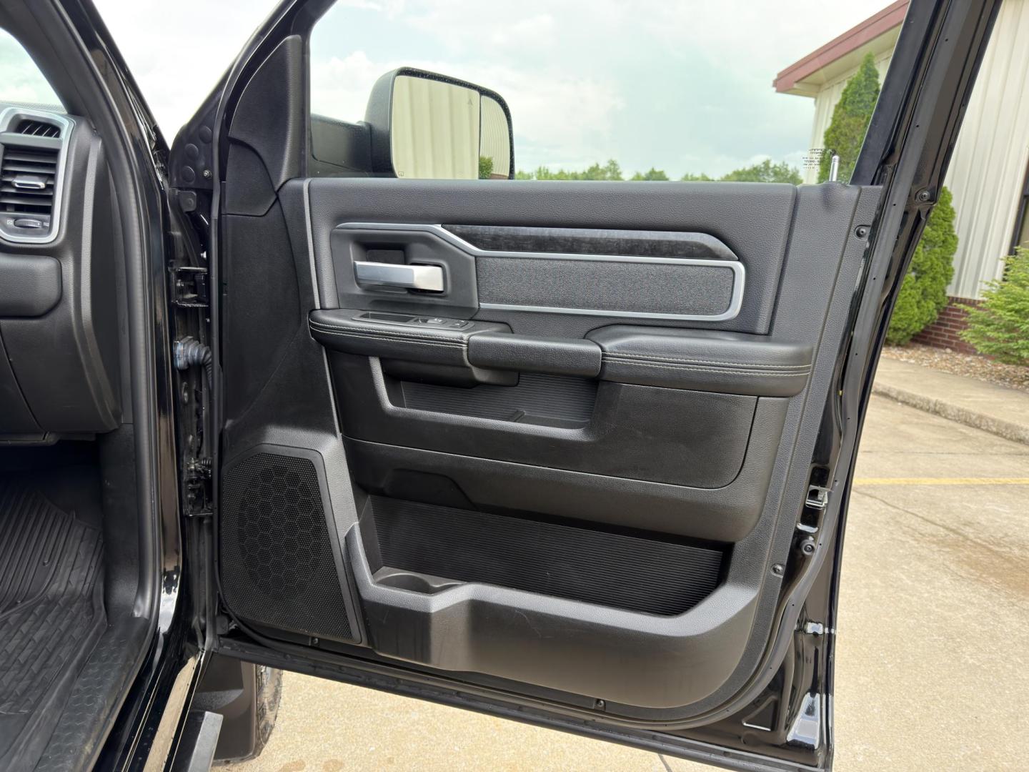 2019 BLACK /Gray RAM 2500 Big Horn Crew Cab 4WD (3C6UR5DJ2KG) with an 6.4L V8 engine, Automatic transmission, located at 2990 Old Orchard Rd., Jackson, MO, 63755, 37.354214, -89.612106 - 2019 Ram 2500HD Big Horn 65xxx miles 4x4 6.4L V8 Automatic Backup Camera Power Driver Seat Heated Seats Heated Steering Wheel Bluetooth Remote Start Cruise Power Windows/Locks/Mirrors We have financing available and we accept trades! Fill out a credit application on our website or come - Photo#16