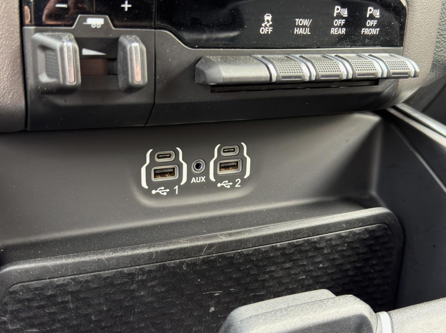 2019 BLACK /Gray RAM 2500 Big Horn Crew Cab 4WD (3C6UR5DJ2KG) with an 6.4L V8 engine, Automatic transmission, located at 2990 Old Orchard Rd., Jackson, MO, 63755, 37.354214, -89.612106 - 2019 Ram 2500HD Big Horn 65xxx miles 4x4 6.4L V8 Automatic Backup Camera Power Driver Seat Heated Seats Heated Steering Wheel Bluetooth Remote Start Cruise Power Windows/Locks/Mirrors We have financing available and we accept trades! Fill out a credit application on our website or come - Photo#30