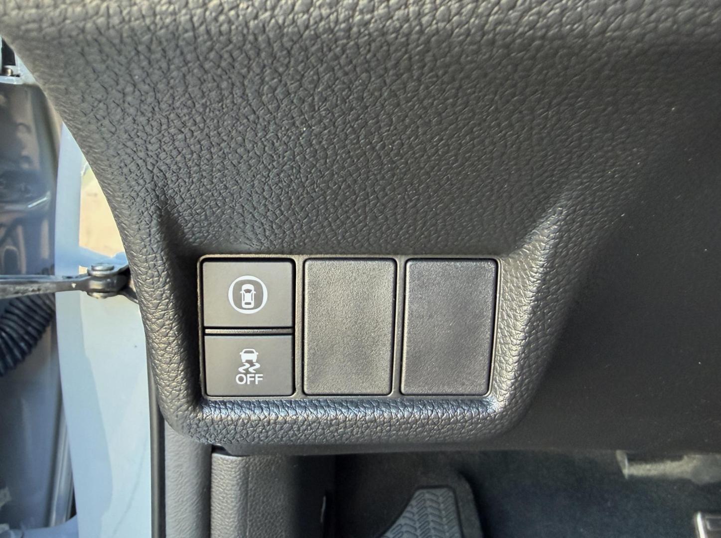 2024 GRAY /Black Honda Civic Sport (2HGFE2F50RH) with an 2.0L 4 Cyl. engine, CVT transmission, located at 2990 Old Orchard Rd., Jackson, MO, 63755, 37.354214, -89.612106 - 2024 Honda Civic Sport 1-Owner 138xxx miles Front Wheel Drive 2.0L 4 Cyl. Automatic Backup Camera Bluetooth Remote Start Cruise Power Windows/Locks/Mirrors We have financing available and we accept trades! Fill out a credit application on our website or come by today! If you have any que - Photo#31