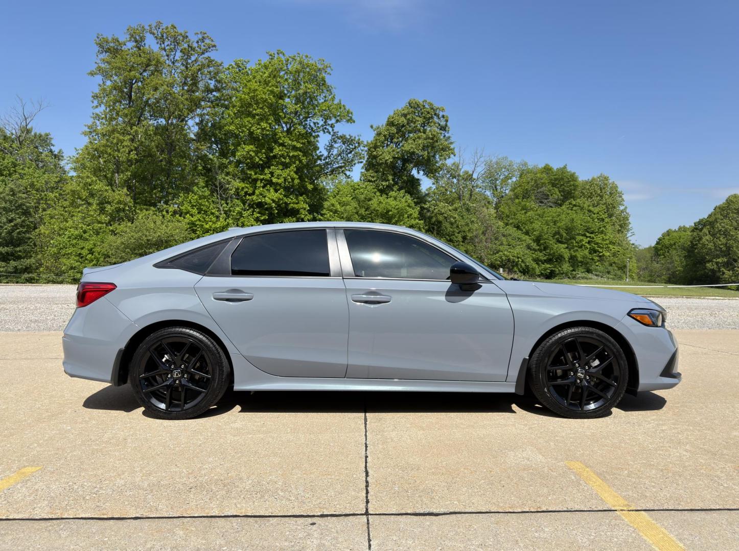 2024 GRAY /Black Honda Civic Sport (2HGFE2F50RH) with an 2.0L 4 Cyl. engine, CVT transmission, located at 2990 Old Orchard Rd., Jackson, MO, 63755, 37.354214, -89.612106 - 2024 Honda Civic Sport 1-Owner 138xxx miles Front Wheel Drive 2.0L 4 Cyl. Automatic Backup Camera Bluetooth Remote Start Cruise Power Windows/Locks/Mirrors We have financing available and we accept trades! Fill out a credit application on our website or come by today! If you have any que - Photo#6