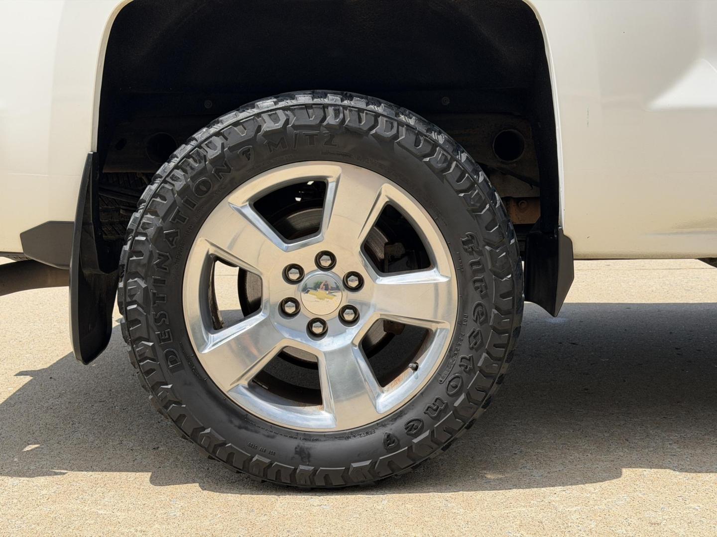 2015 WHITE /Black Chevrolet Silverado 1500 LT Crew Cab 4WD (3GCUKREC8FG) with an 5.3L V8 engine, Automatic transmission, located at 2990 Old Orchard Rd., Jackson, MO, 63755, 37.354214, -89.612106 - 2015 Chevrolet Silverado 1500 LT 145xxx miles 4x4 5.3L V8 Automatic Backup Camera Power Driver Seat Bluetooth Remote Start Cruise Power Windows/Locks/Mirrors We have financing available and we accept trades! Fill out a credit application on our website or come by today! If you have any q - Photo#36