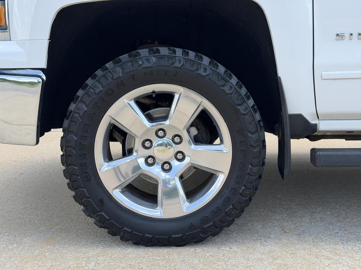 2015 WHITE /Black Chevrolet Silverado 1500 LT Crew Cab 4WD (3GCUKREC8FG) with an 5.3L V8 engine, Automatic transmission, located at 2990 Old Orchard Rd., Jackson, MO, 63755, 37.354214, -89.612106 - 2015 Chevrolet Silverado 1500 LT 145xxx miles 4x4 5.3L V8 Automatic Backup Camera Power Driver Seat Bluetooth Remote Start Cruise Power Windows/Locks/Mirrors We have financing available and we accept trades! Fill out a credit application on our website or come by today! If you have any q - Photo#34
