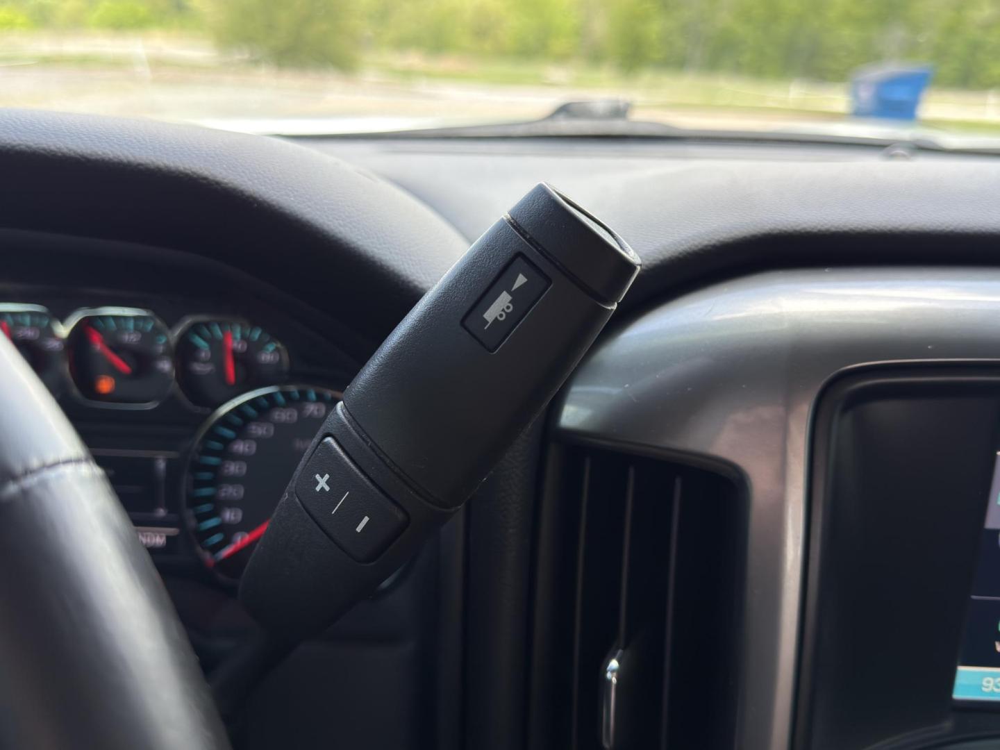 2015 WHITE /Black Chevrolet Silverado 1500 LT Crew Cab 4WD (3GCUKREC8FG) with an 5.3L V8 engine, Automatic transmission, located at 2990 Old Orchard Rd., Jackson, MO, 63755, 37.354214, -89.612106 - 2015 Chevrolet Silverado 1500 LT 145xxx miles 4x4 5.3L V8 Automatic Backup Camera Power Driver Seat Bluetooth Remote Start Cruise Power Windows/Locks/Mirrors We have financing available and we accept trades! Fill out a credit application on our website or come by today! If you have any q - Photo#26