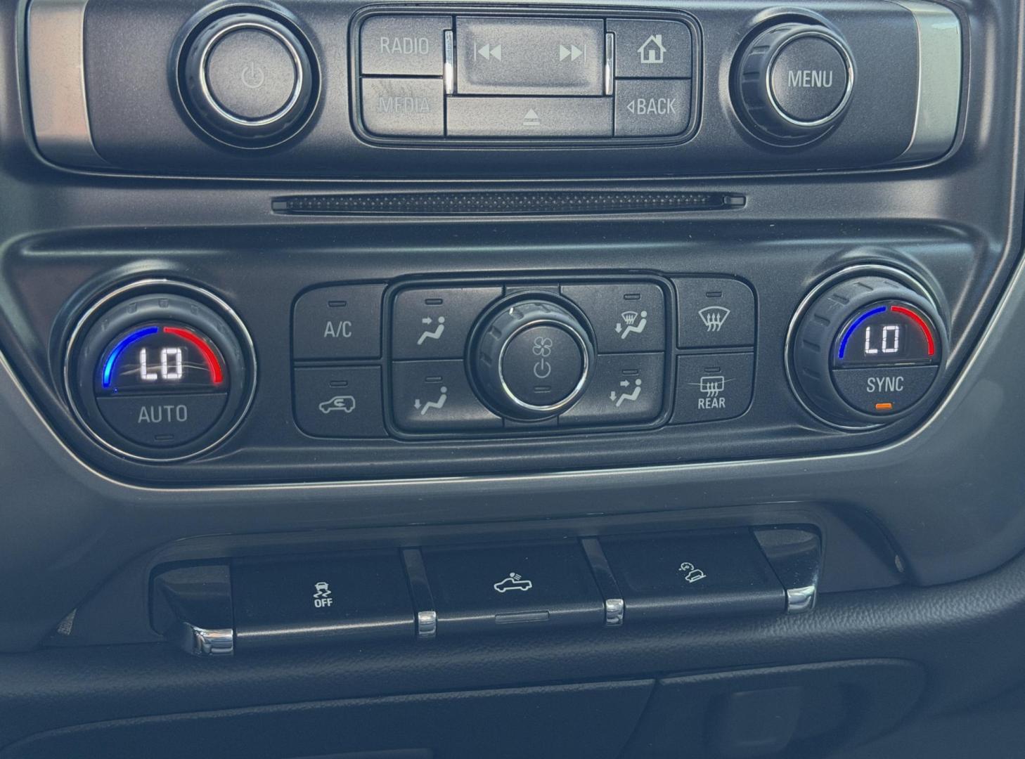 2015 WHITE /Black Chevrolet Silverado 1500 LT Crew Cab 4WD (3GCUKREC8FG) with an 5.3L V8 engine, Automatic transmission, located at 2990 Old Orchard Rd., Jackson, MO, 63755, 37.354214, -89.612106 - 2015 Chevrolet Silverado 1500 LT 145xxx miles 4x4 5.3L V8 Automatic Backup Camera Power Driver Seat Bluetooth Remote Start Cruise Power Windows/Locks/Mirrors We have financing available and we accept trades! Fill out a credit application on our website or come by today! If you have any q - Photo#29