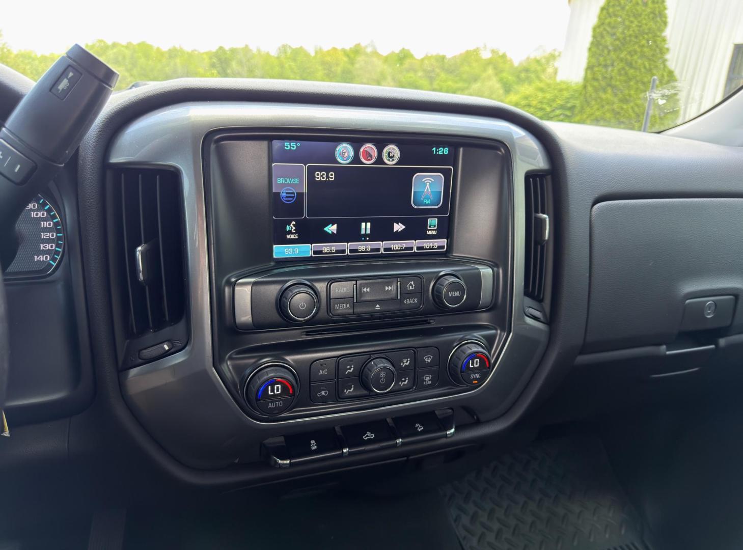 2015 WHITE /Black Chevrolet Silverado 1500 LT Crew Cab 4WD (3GCUKREC8FG) with an 5.3L V8 engine, Automatic transmission, located at 2990 Old Orchard Rd., Jackson, MO, 63755, 37.354214, -89.612106 - 2015 Chevrolet Silverado 1500 LT 145xxx miles 4x4 5.3L V8 Automatic Backup Camera Power Driver Seat Bluetooth Remote Start Cruise Power Windows/Locks/Mirrors We have financing available and we accept trades! Fill out a credit application on our website or come by today! If you have any q - Photo#27