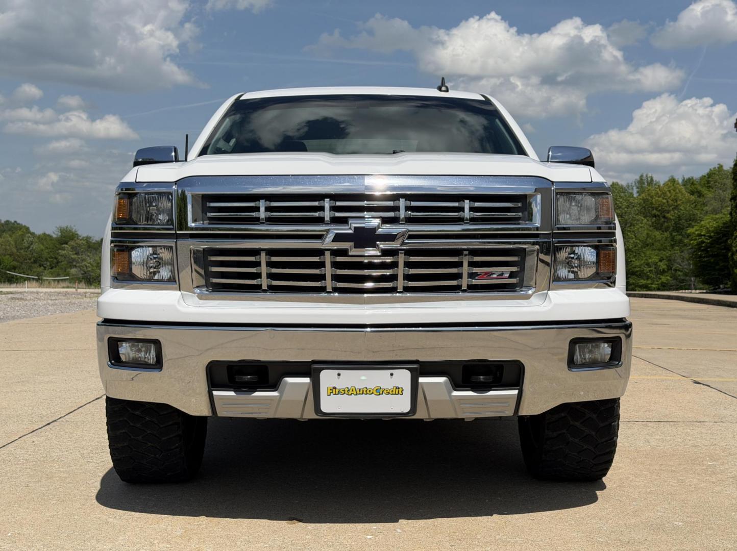 2015 WHITE /Black Chevrolet Silverado 1500 LT Crew Cab 4WD (3GCUKREC8FG) with an 5.3L V8 engine, Automatic transmission, located at 2990 Old Orchard Rd., Jackson, MO, 63755, 37.354214, -89.612106 - 2015 Chevrolet Silverado 1500 LT 145xxx miles 4x4 5.3L V8 Automatic Backup Camera Power Driver Seat Bluetooth Remote Start Cruise Power Windows/Locks/Mirrors We have financing available and we accept trades! Fill out a credit application on our website or come by today! If you have any q - Photo#12