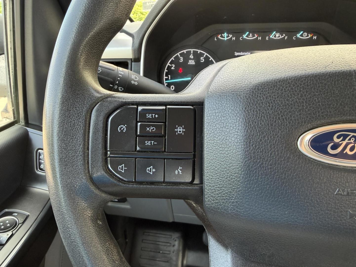 2022 SILVER /Gray Ford F-150 XL SuperCrew 5.5-ft. 2WD (1FTEW1CB8NK) with an 3.3L V6 engine, Automatic transmission, located at 2990 Old Orchard Rd., Jackson, MO, 63755, 37.354214, -89.612106 - 2022 Ford F-150 XL 1-Owner 93xxx miles Rear Wheel Drive 3.3L V6 Automatic Backup Camera Bluetooth Cruise Power Windows/Locks/Mirrors We have financing available and we accept trades! Fill out a credit application on our website or come by today! If you have any questions, give us a call a - Photo#20