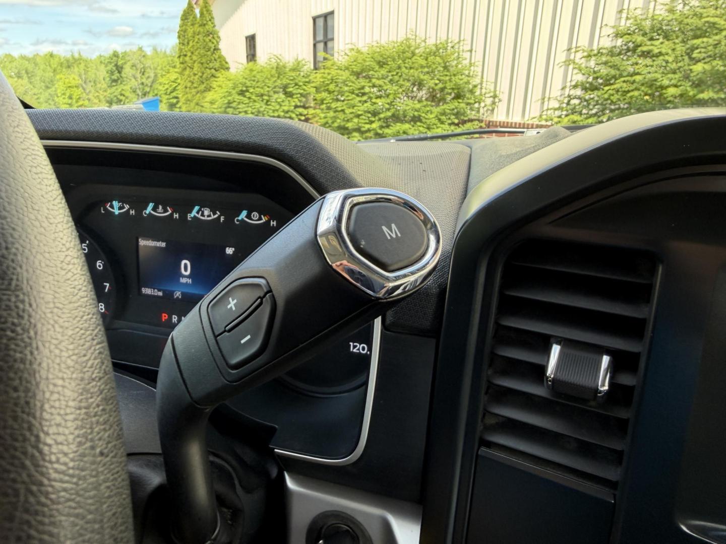 2022 SILVER /Gray Ford F-150 XL SuperCrew 5.5-ft. 2WD (1FTEW1CB8NK) with an 3.3L V6 engine, Automatic transmission, located at 2990 Old Orchard Rd., Jackson, MO, 63755, 37.354214, -89.612106 - 2022 Ford F-150 XL 1-Owner 93xxx miles Rear Wheel Drive 3.3L V6 Automatic Backup Camera Bluetooth Cruise Power Windows/Locks/Mirrors We have financing available and we accept trades! Fill out a credit application on our website or come by today! If you have any questions, give us a call a - Photo#22