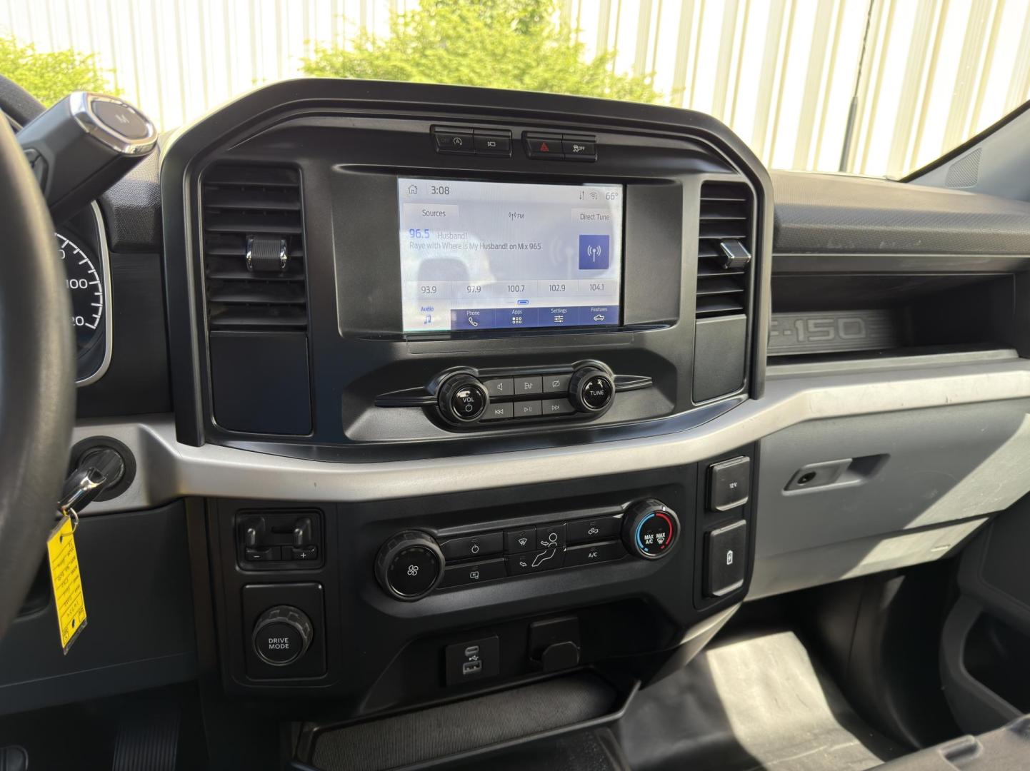 2022 SILVER /Gray Ford F-150 XL SuperCrew 5.5-ft. 2WD (1FTEW1CB8NK) with an 3.3L V6 engine, Automatic transmission, located at 2990 Old Orchard Rd., Jackson, MO, 63755, 37.354214, -89.612106 - 2022 Ford F-150 XL 1-Owner 93xxx miles Rear Wheel Drive 3.3L V6 Automatic Backup Camera Bluetooth Cruise Power Windows/Locks/Mirrors We have financing available and we accept trades! Fill out a credit application on our website or come by today! If you have any questions, give us a call a - Photo#23