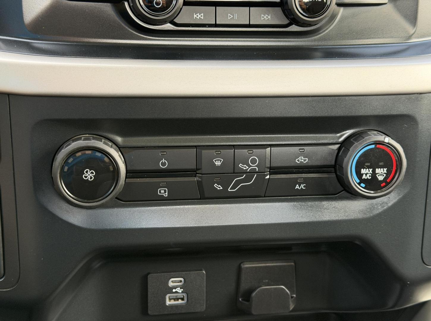 2022 SILVER /Gray Ford F-150 XL SuperCrew 5.5-ft. 2WD (1FTEW1CB8NK) with an 3.3L V6 engine, Automatic transmission, located at 2990 Old Orchard Rd., Jackson, MO, 63755, 37.354214, -89.612106 - 2022 Ford F-150 XL 1-Owner 93xxx miles Rear Wheel Drive 3.3L V6 Automatic Backup Camera Bluetooth Cruise Power Windows/Locks/Mirrors We have financing available and we accept trades! Fill out a credit application on our website or come by today! If you have any questions, give us a call a - Photo#25