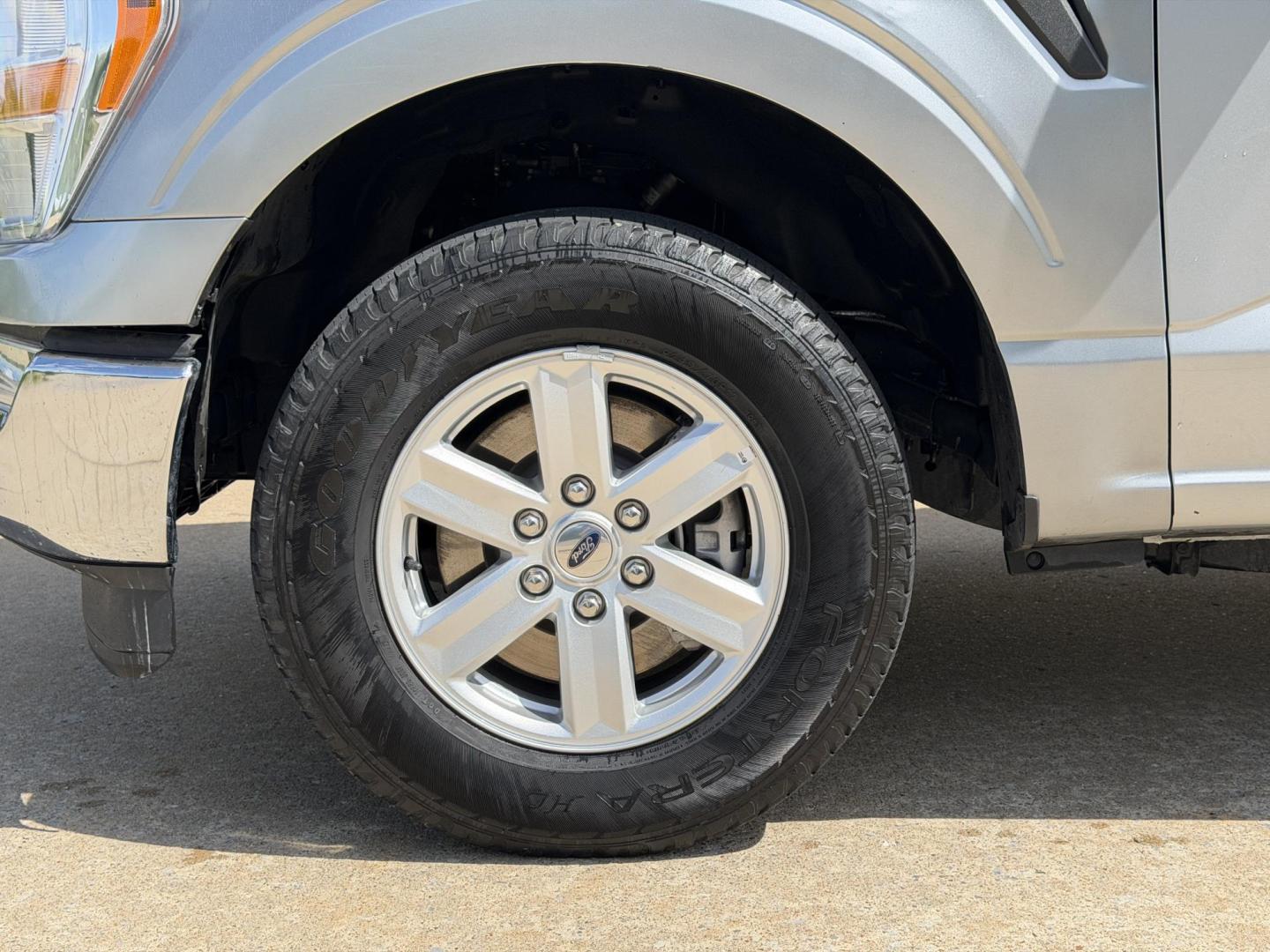 2022 SILVER /Gray Ford F-150 XL SuperCrew 5.5-ft. 2WD (1FTEW1CB8NK) with an 3.3L V6 engine, Automatic transmission, located at 2990 Old Orchard Rd., Jackson, MO, 63755, 37.354214, -89.612106 - 2022 Ford F-150 XL 1-Owner 93xxx miles Rear Wheel Drive 3.3L V6 Automatic Backup Camera Bluetooth Cruise Power Windows/Locks/Mirrors We have financing available and we accept trades! Fill out a credit application on our website or come by today! If you have any questions, give us a call a - Photo#34