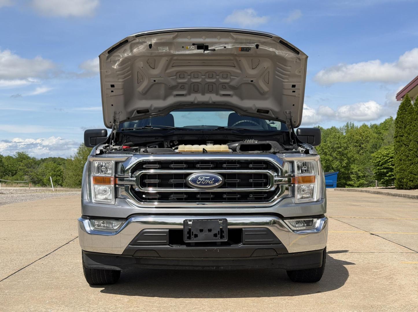 2022 SILVER /Gray Ford F-150 XL SuperCrew 5.5-ft. 2WD (1FTEW1CB8NK) with an 3.3L V6 engine, Automatic transmission, located at 2990 Old Orchard Rd., Jackson, MO, 63755, 37.354214, -89.612106 - 2022 Ford F-150 XL 1-Owner 93xxx miles Rear Wheel Drive 3.3L V6 Automatic Backup Camera Bluetooth Cruise Power Windows/Locks/Mirrors We have financing available and we accept trades! Fill out a credit application on our website or come by today! If you have any questions, give us a call a - Photo#31