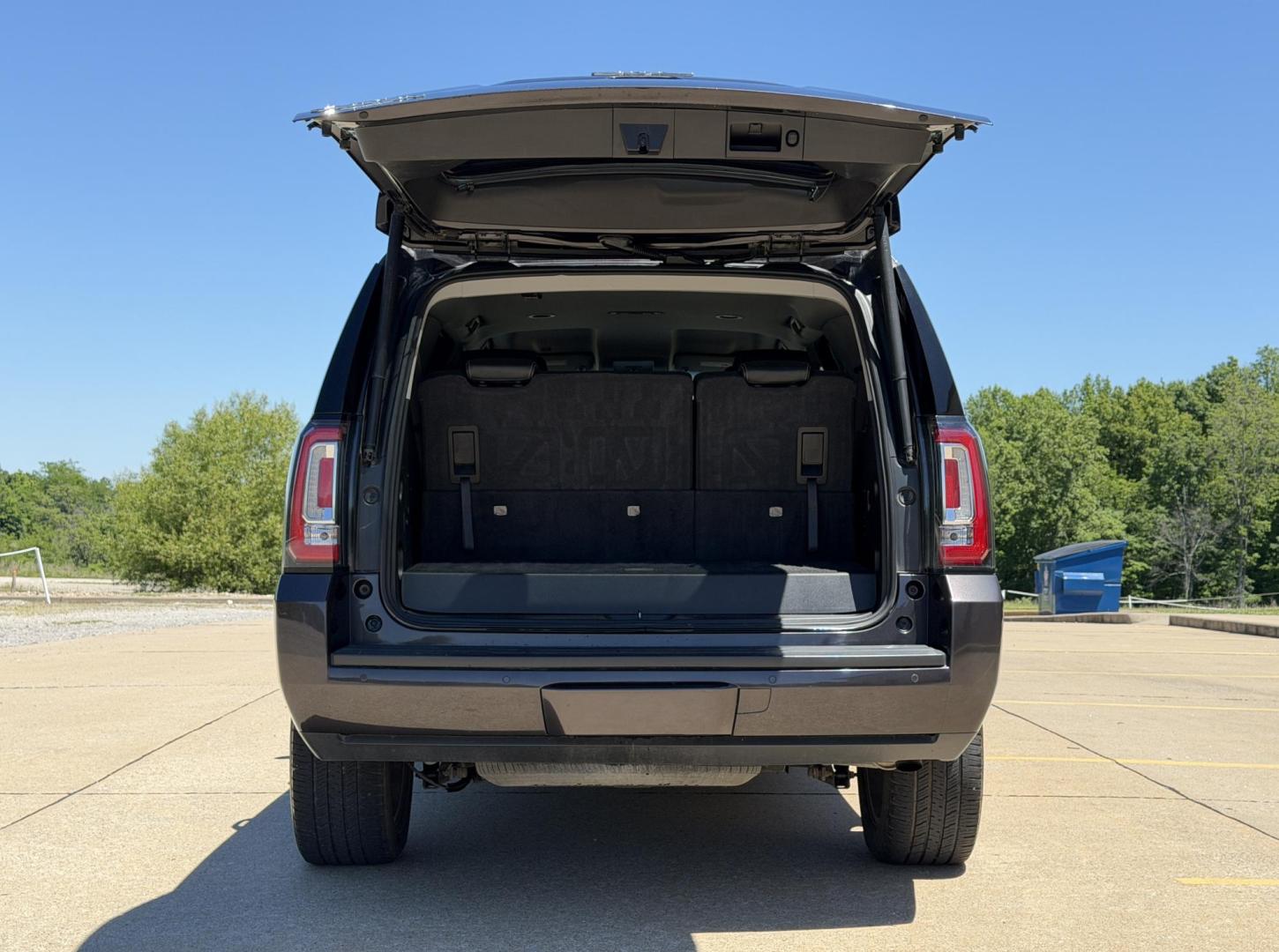 2016 GRAY /Black GMC Yukon SLE 4WD (1GKS2AKC9GR) with an 5.3L V8 engine, Automatic transmission, located at 2990 Old Orchard Rd., Jackson, MO, 63755, 37.354214, -89.612106 - 2016 GMC Yukon SLE 201xxx miles 4 Wheel Drive 5.3L V8 Automatic Leather 3rd Row Backup Camera Power/Heated Seats Bluetooth Remote Start Cruise Power Windows/Locks/Mirrors We have financing available and we accept trades! Fill out a credit application on our website or come by today! If - Photo#20