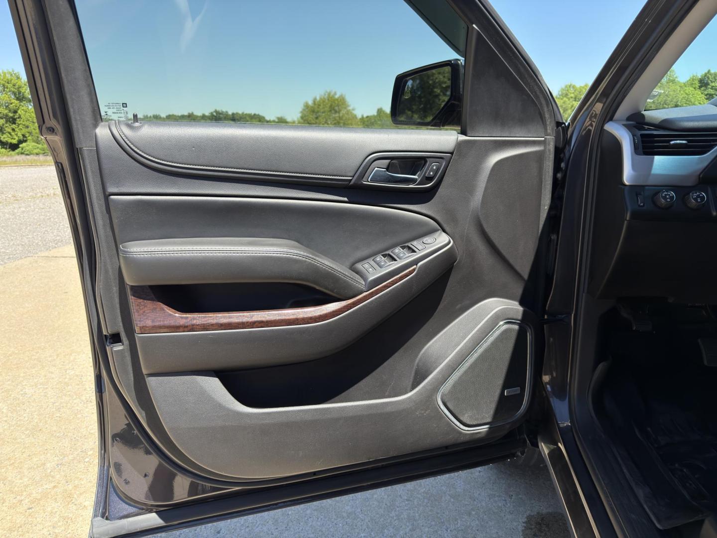 2016 GRAY /Black GMC Yukon SLE 4WD (1GKS2AKC9GR) with an 5.3L V8 engine, Automatic transmission, located at 2990 Old Orchard Rd., Jackson, MO, 63755, 37.354214, -89.612106 - 2016 GMC Yukon SLE 201xxx miles 4 Wheel Drive 5.3L V8 Automatic Leather 3rd Row Backup Camera Power/Heated Seats Bluetooth Remote Start Cruise Power Windows/Locks/Mirrors We have financing available and we accept trades! Fill out a credit application on our website or come by today! If - Photo#13