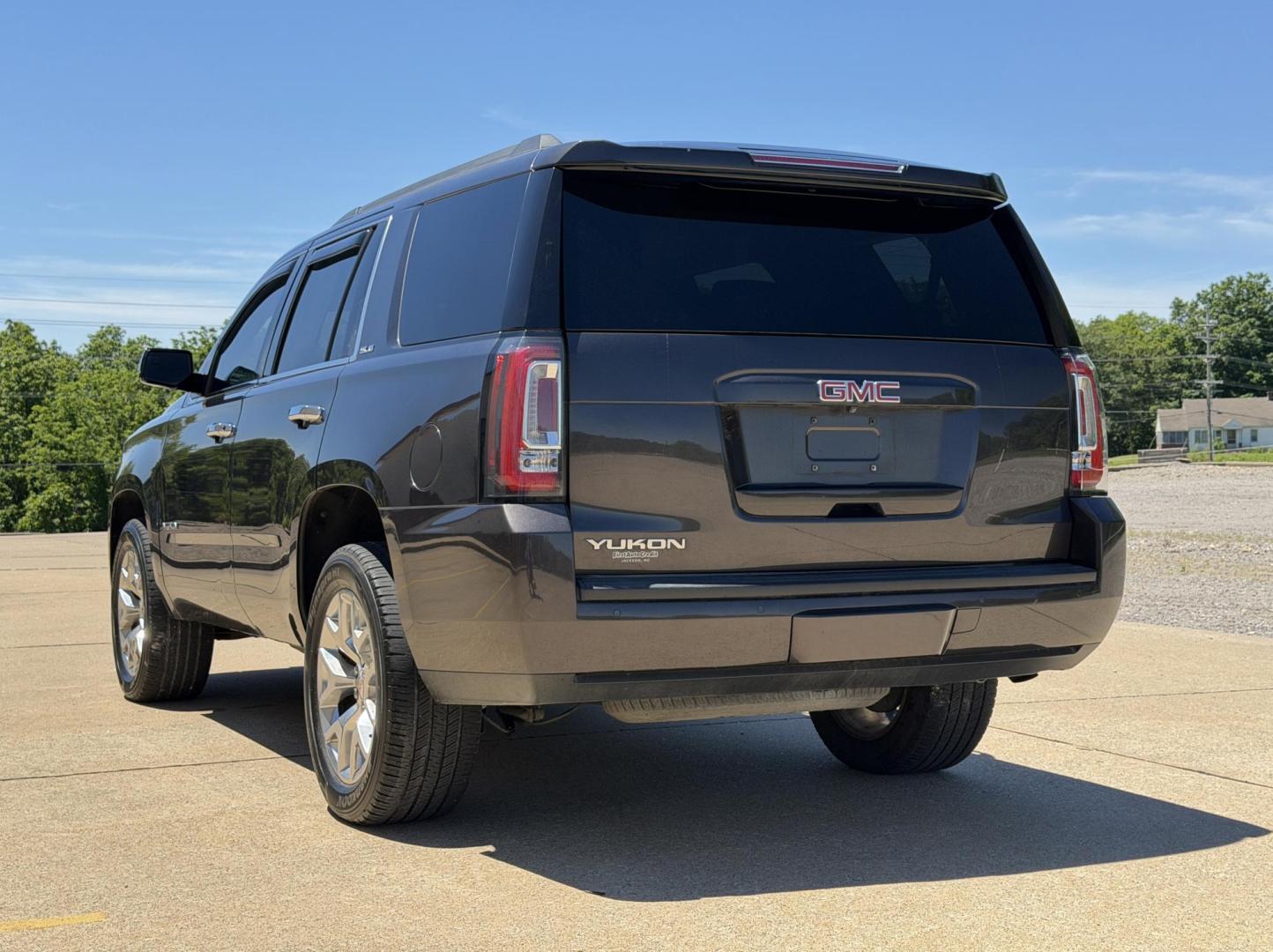 2016 GRAY /Black GMC Yukon SLE 4WD (1GKS2AKC9GR) with an 5.3L V8 engine, Automatic transmission, located at 2990 Old Orchard Rd., Jackson, MO, 63755, 37.354214, -89.612106 - 2016 GMC Yukon SLE 201xxx miles 4 Wheel Drive 5.3L V8 Automatic Leather 3rd Row Backup Camera Power/Heated Seats Bluetooth Remote Start Cruise Power Windows/Locks/Mirrors We have financing available and we accept trades! Fill out a credit application on our website or come by today! If - Photo#10