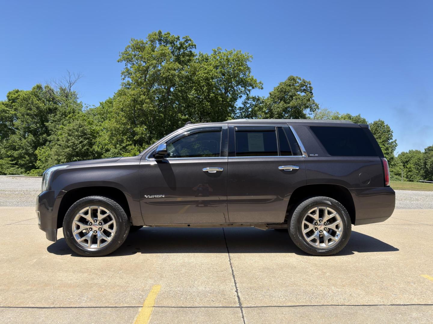 2016 GRAY /Black GMC Yukon SLE 4WD (1GKS2AKC9GR) with an 5.3L V8 engine, Automatic transmission, located at 2990 Old Orchard Rd., Jackson, MO, 63755, 37.354214, -89.612106 - 2016 GMC Yukon SLE 201xxx miles 4 Wheel Drive 5.3L V8 Automatic Leather 3rd Row Backup Camera Power/Heated Seats Bluetooth Remote Start Cruise Power Windows/Locks/Mirrors We have financing available and we accept trades! Fill out a credit application on our website or come by today! If - Photo#7