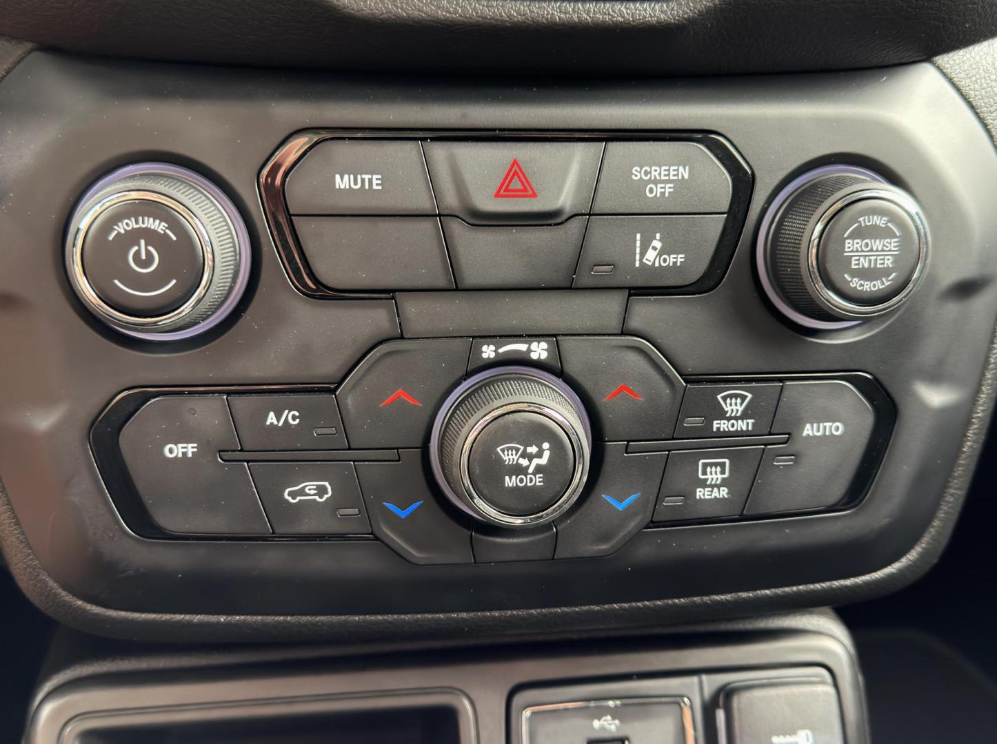 2021 GRAY /Black Jeep Renegade Latitude (ZACNJCBB0MP) with an 2.4L 4 Cyl. engine, Automatic transmission, located at 2990 Old Orchard Rd., Jackson, MO, 63755, 37.354214, -89.612106 - 2021 Jeep Renegade Latitude 33xxx miles Front Wheel Drive 2.4L 4 Cyl. Automatic Backup Camera Bluetooth Cruise Power Windows/Locks/Mirrors We have financing available and we accept trades! Fill out a credit application on our website or come by today! If you have any questions, give us a c - Photo#25