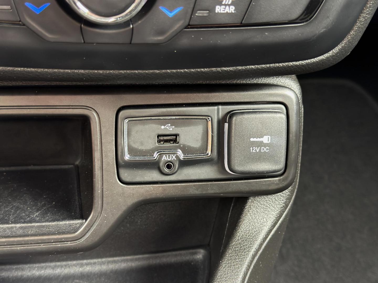2021 GRAY /Black Jeep Renegade Latitude (ZACNJCBB0MP) with an 2.4L 4 Cyl. engine, Automatic transmission, located at 2990 Old Orchard Rd., Jackson, MO, 63755, 37.354214, -89.612106 - 2021 Jeep Renegade Latitude 33xxx miles Front Wheel Drive 2.4L 4 Cyl. Automatic Backup Camera Bluetooth Cruise Power Windows/Locks/Mirrors We have financing available and we accept trades! Fill out a credit application on our website or come by today! If you have any questions, give us a c - Photo#26