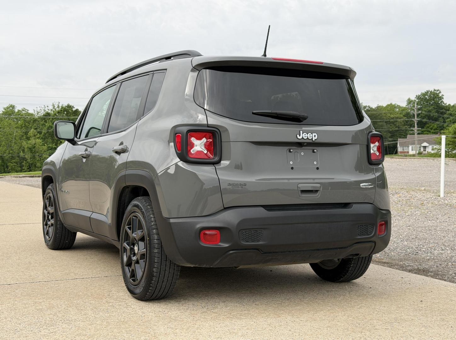 2021 GRAY /Black Jeep Renegade Latitude (ZACNJCBB0MP) with an 2.4L 4 Cyl. engine, Automatic transmission, located at 2990 Old Orchard Rd., Jackson, MO, 63755, 37.354214, -89.612106 - 2021 Jeep Renegade Latitude 33xxx miles Front Wheel Drive 2.4L 4 Cyl. Automatic Backup Camera Bluetooth Cruise Power Windows/Locks/Mirrors We have financing available and we accept trades! Fill out a credit application on our website or come by today! If you have any questions, give us a c - Photo#7