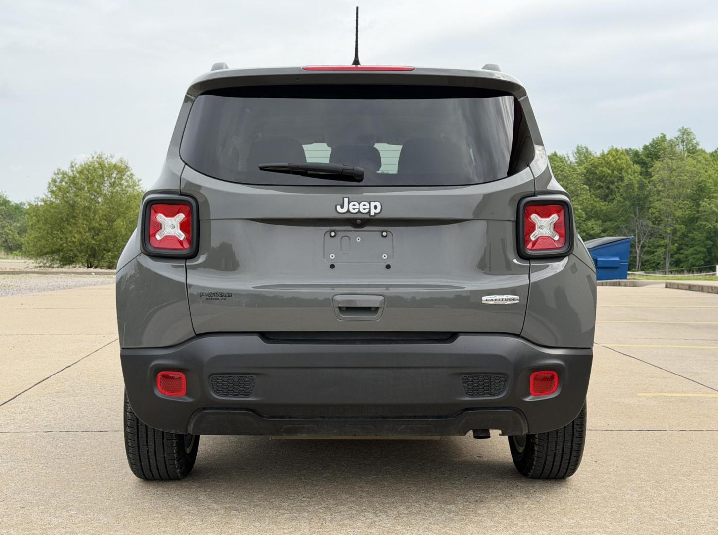 2021 GRAY /Black Jeep Renegade Latitude (ZACNJCBB0MP) with an 2.4L 4 Cyl. engine, Automatic transmission, located at 2990 Old Orchard Rd., Jackson, MO, 63755, 37.354214, -89.612106 - 2021 Jeep Renegade Latitude 33xxx miles Front Wheel Drive 2.4L 4 Cyl. Automatic Backup Camera Bluetooth Cruise Power Windows/Locks/Mirrors We have financing available and we accept trades! Fill out a credit application on our website or come by today! If you have any questions, give us a c - Photo#8