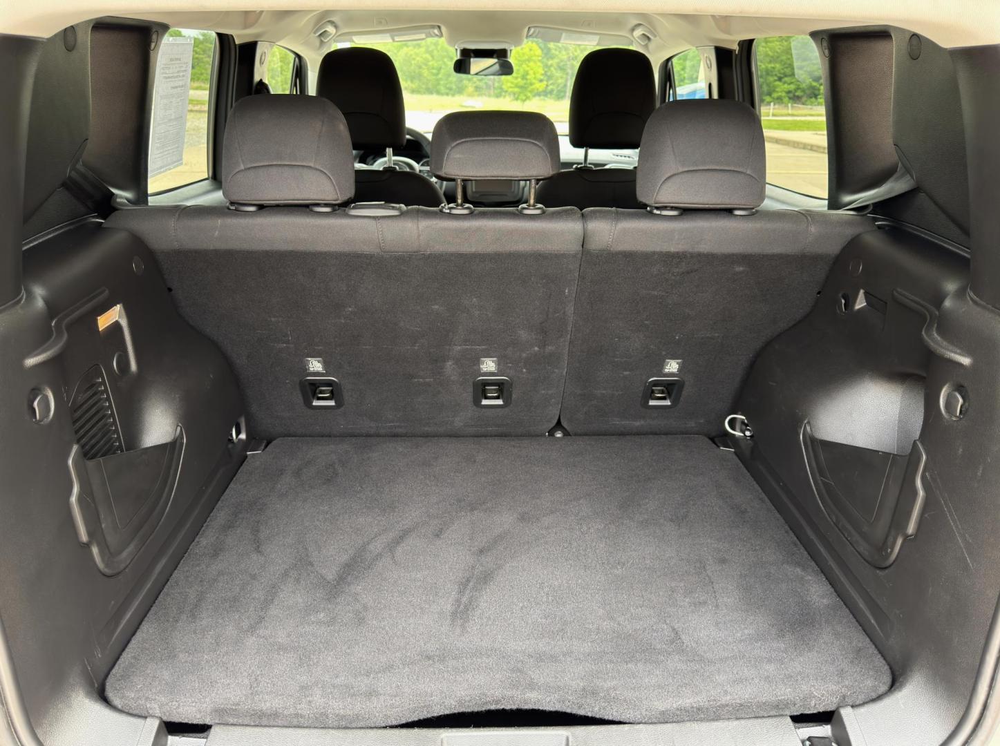 2021 GRAY /Black Jeep Renegade Latitude (ZACNJCBB0MP) with an 2.4L 4 Cyl. engine, Automatic transmission, located at 2990 Old Orchard Rd., Jackson, MO, 63755, 37.354214, -89.612106 - 2021 Jeep Renegade Latitude 33xxx miles Front Wheel Drive 2.4L 4 Cyl. Automatic Backup Camera Bluetooth Cruise Power Windows/Locks/Mirrors We have financing available and we accept trades! Fill out a credit application on our website or come by today! If you have any questions, give us a c - Photo#17