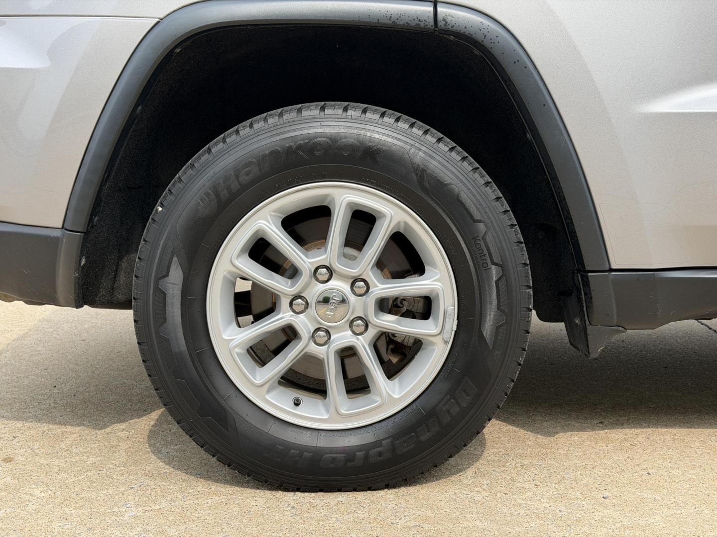 2018 SILVER /Black Jeep Grand Cherokee Laredo 2WD (1C4RJEAG5JC) with an 3.6L V6 engine, Automatic transmission, located at 2990 Old Orchard Rd., Jackson, MO, 63755, 37.354214, -89.612106 - 2018 Jeep Grand Cherokee Laredo 101xxx miles Rear Wheel Drive 3.6L V6 Automatic Backup Camera Bluetooth Cruise Power Windows/Locks/Mirrors We have financing available and we accept trades! Fill out a credit application on our website or come by today! If you have any questions, give us a c - Photo#35