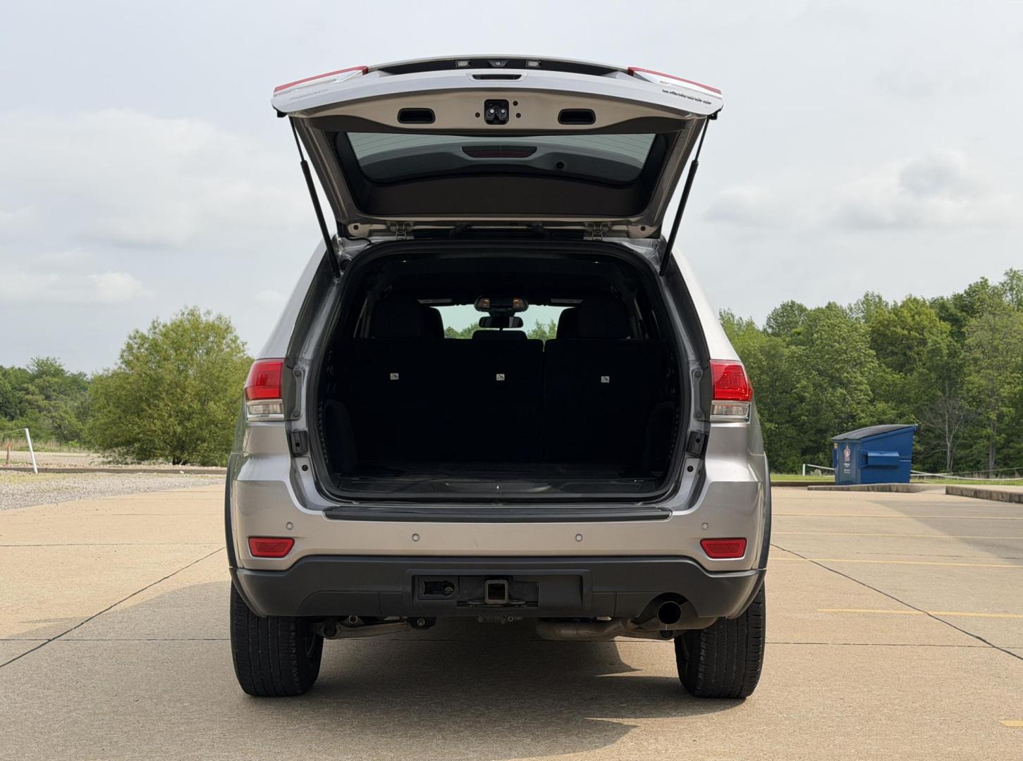 2018 SILVER /Black Jeep Grand Cherokee Laredo 2WD (1C4RJEAG5JC) with an 3.6L V6 engine, Automatic transmission, located at 2990 Old Orchard Rd., Jackson, MO, 63755, 37.354214, -89.612106 - 2018 Jeep Grand Cherokee Laredo 101xxx miles Rear Wheel Drive 3.6L V6 Automatic Backup Camera Bluetooth Cruise Power Windows/Locks/Mirrors We have financing available and we accept trades! Fill out a credit application on our website or come by today! If you have any questions, give us a c - Photo#16